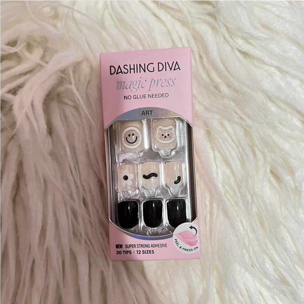 Dashing Diva Magic Press Nails from Korea 
in happy rhythm 
Brand new RARE